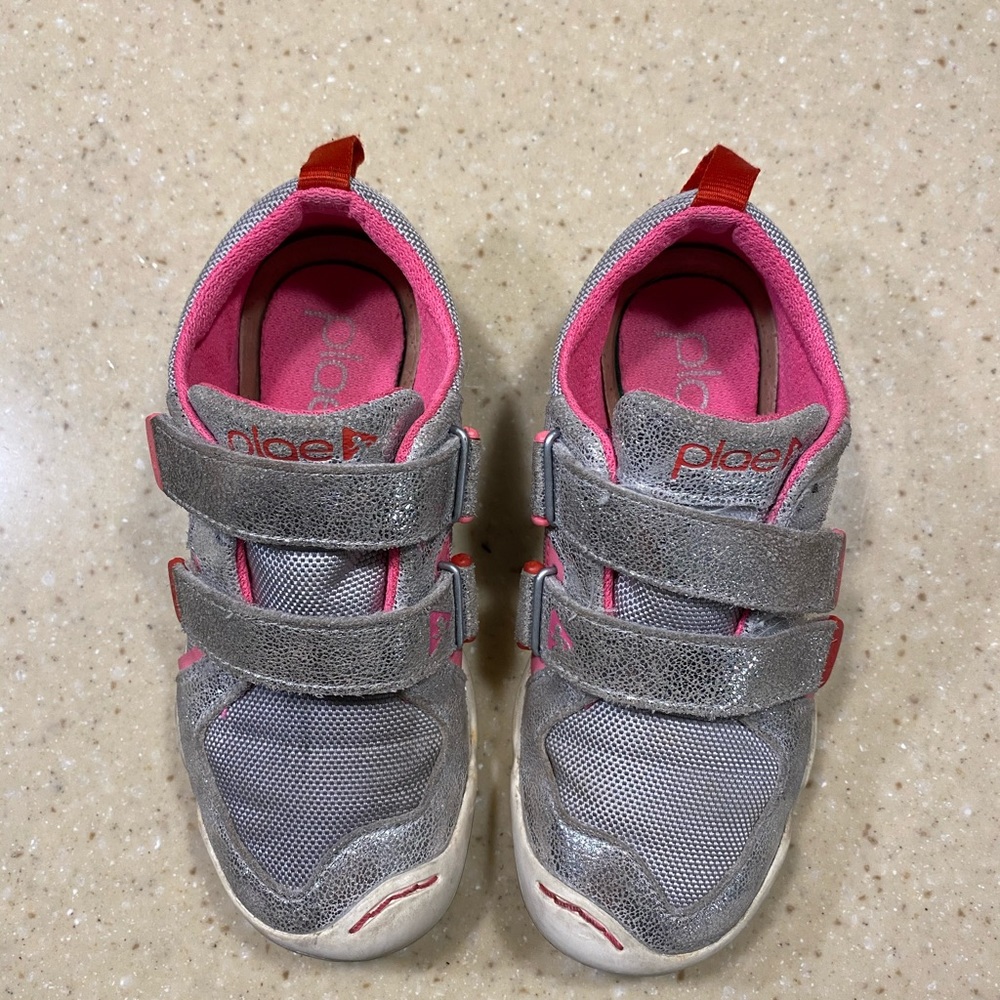 Girls Plae shoes - LIKE NEW!